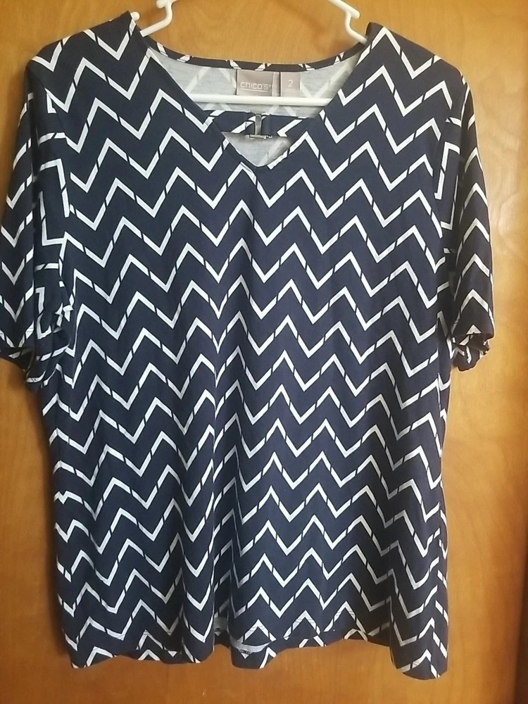 Chicos Top Women’s Sz 2 ( L)  Pull Over Tee Blk White Print Short Sleeve