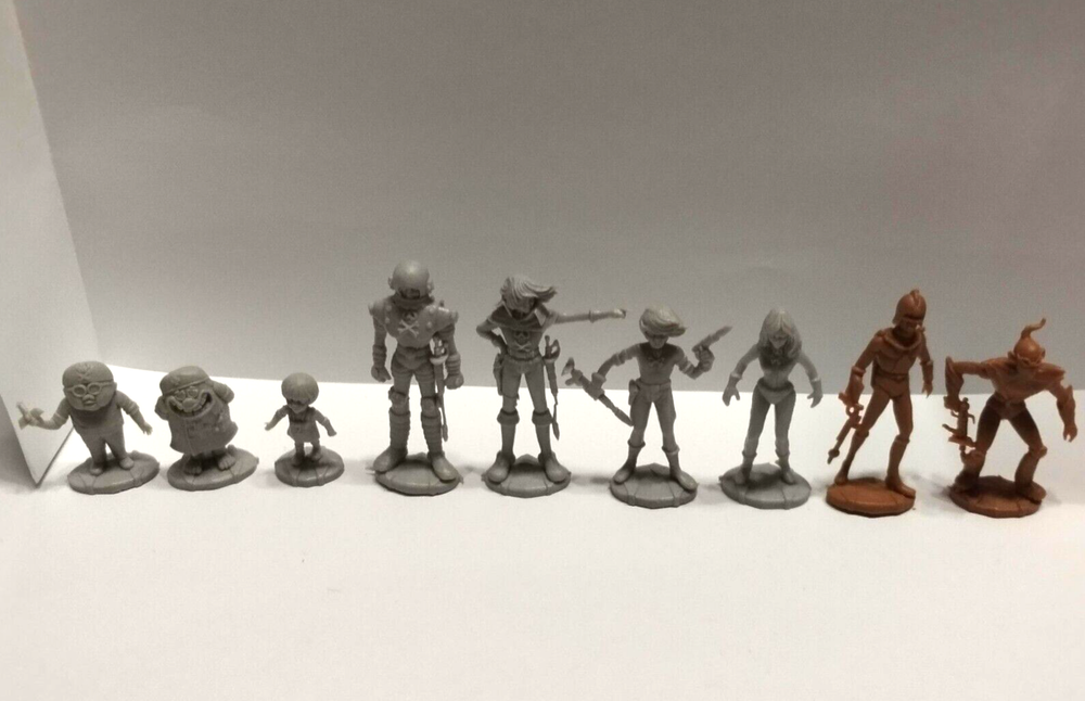 VINTAGE LOT 9 Small 1978 Atlantic Albatror & Other FIGURES