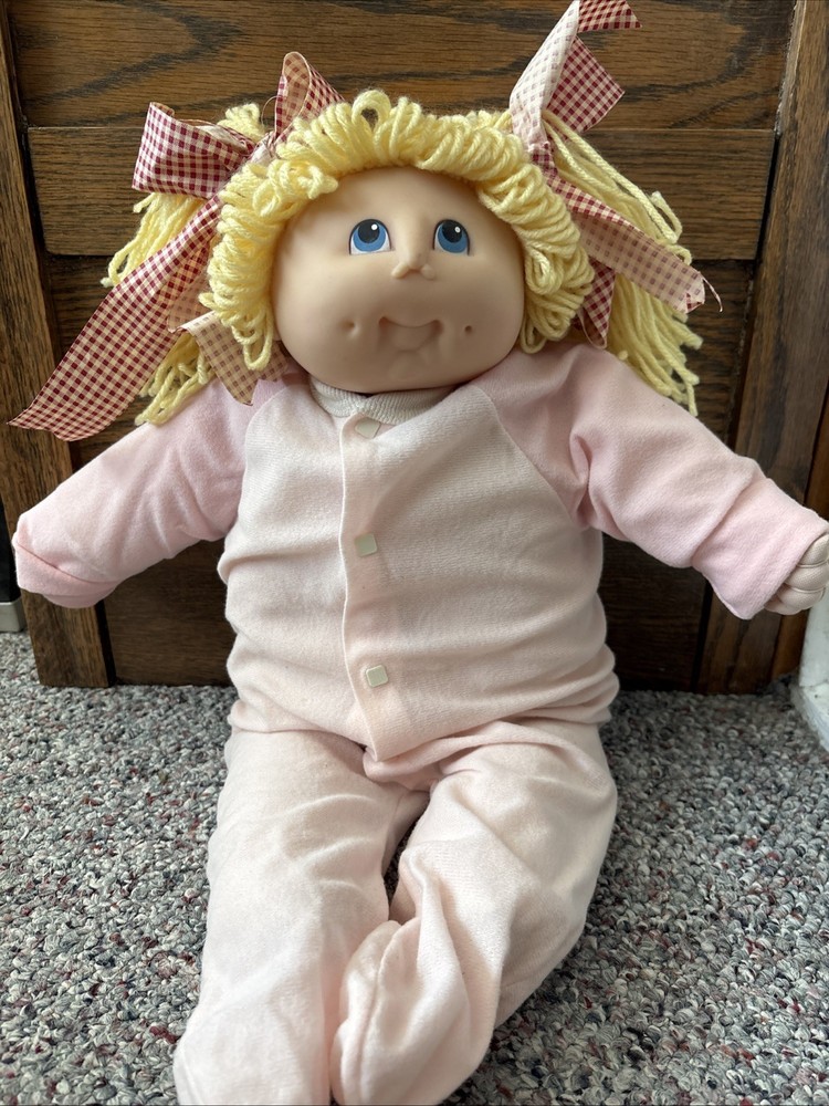 VTG 1984 The Original DOLL BABY Blonde Yarn Hair Blue Eyes Dimples M.N. Thomas