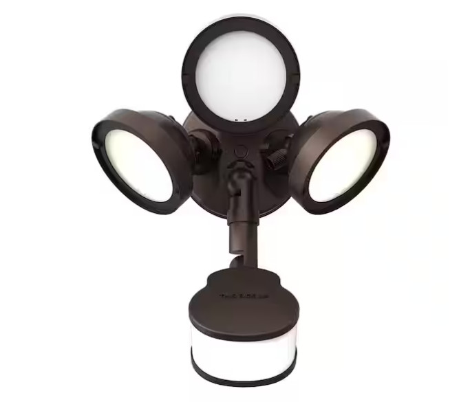 Halo TGS3S403MRRB Outdoor Integrated LED Flood Light w/Round Triple Head, Bronze
