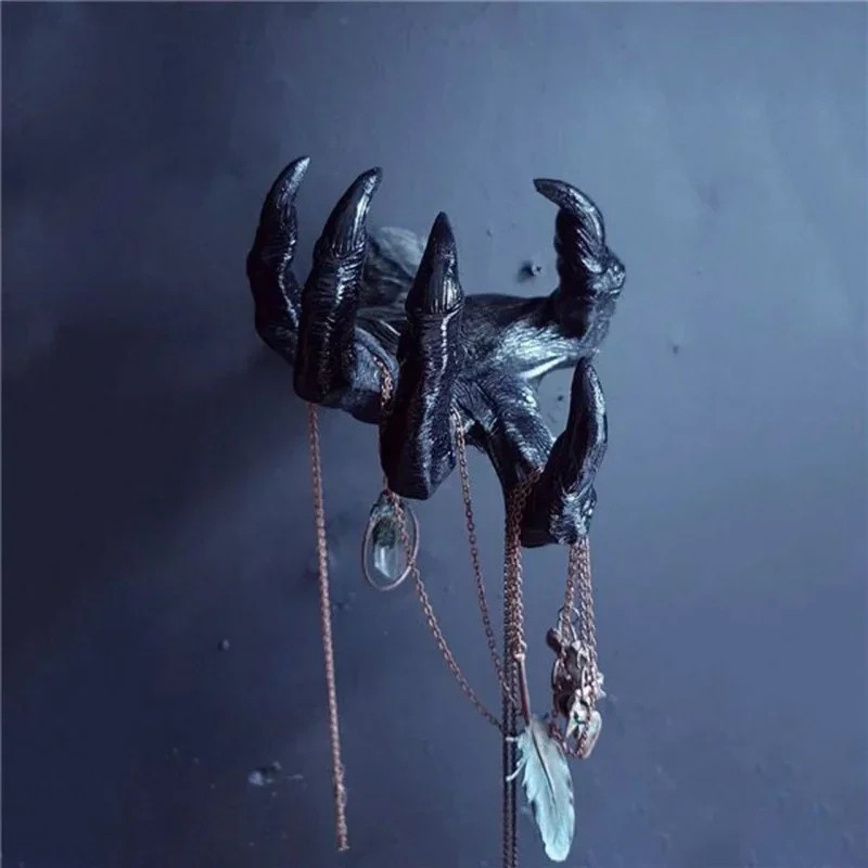 Halloween Decorative Gothic Witch Hand Statue Creative Resin Decorative Hanger H
