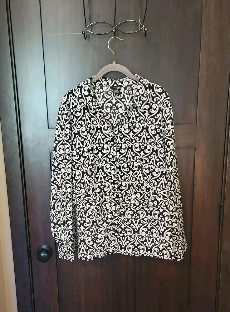 EUC Women's Plus East 5th Black & White Shimmer Button Up Stretch Top Size 1X