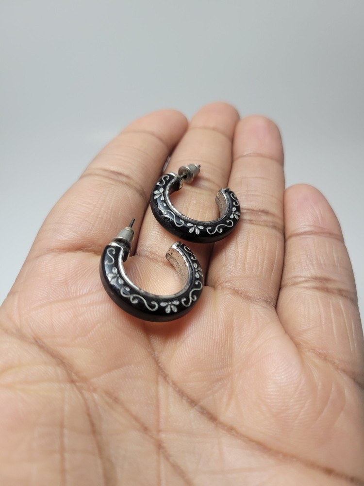 Vintage Black Enamel Silver Tone Scroll Floral Hoop Earrings Post Back Chunky
