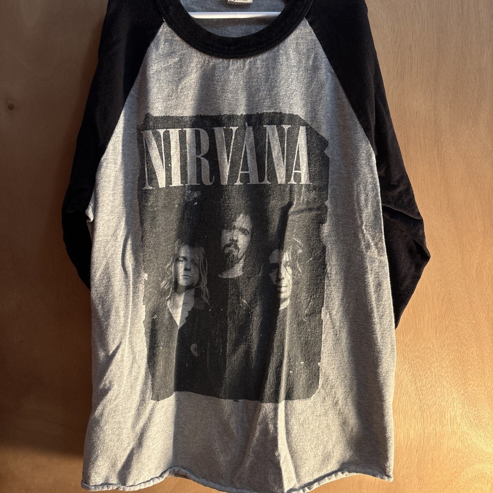 Nirvana 3/4 Sleeve Baseball Shirt Gray And Black  Size Small