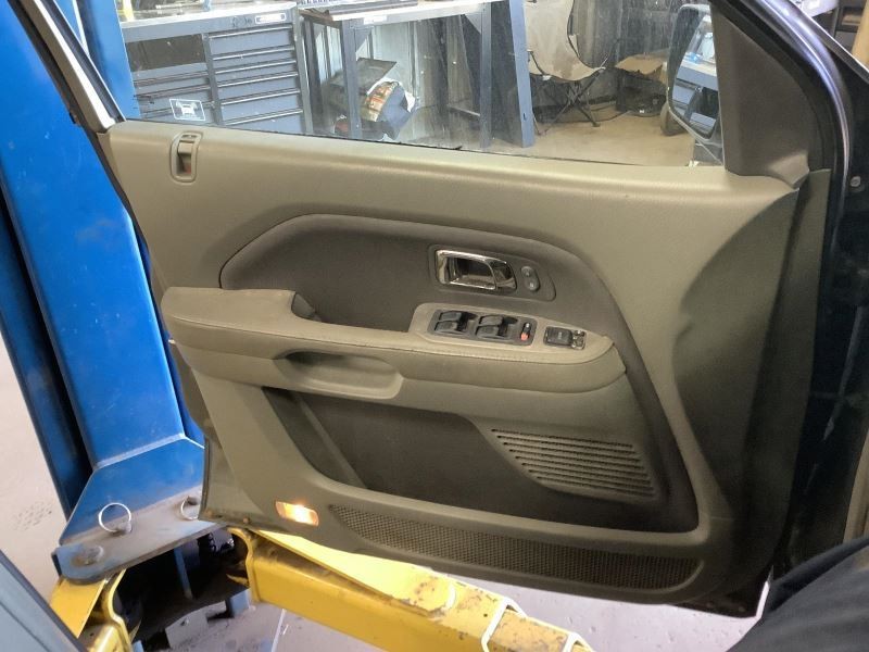 PILOT     2007 Front Door Trim Panel 330661
