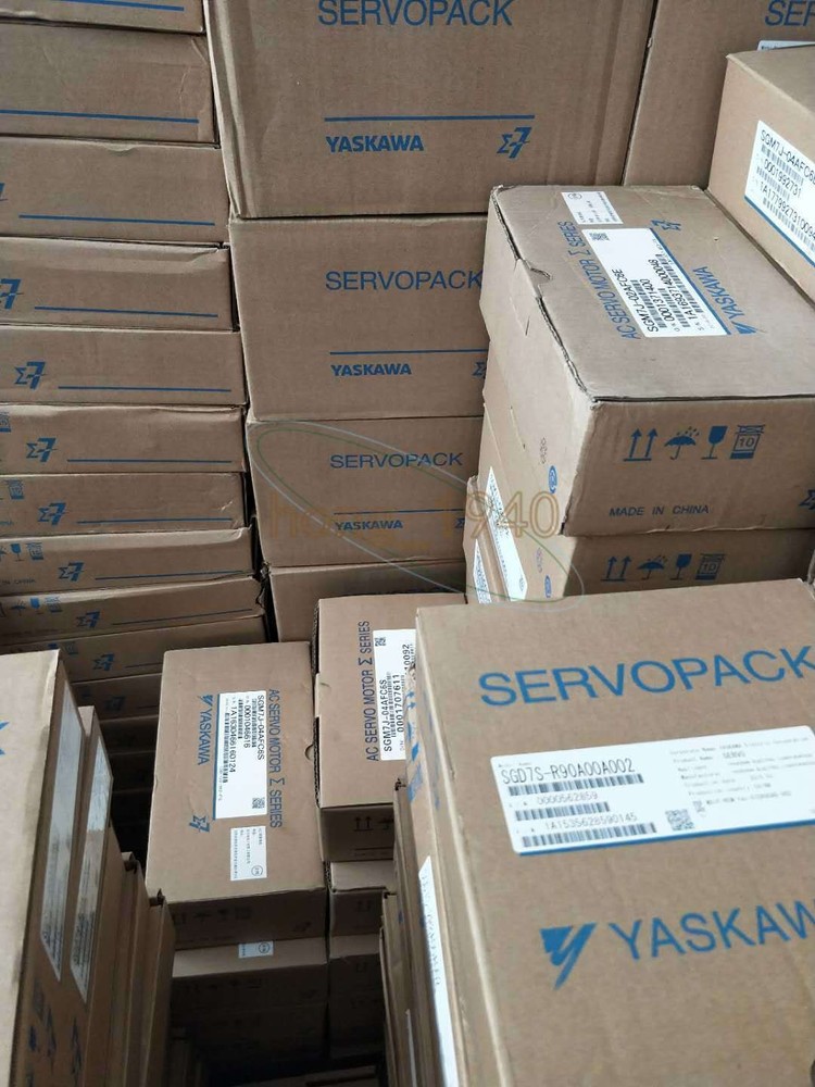 One New Yaskawa Servo Motor Sgmsh-15Aca2C