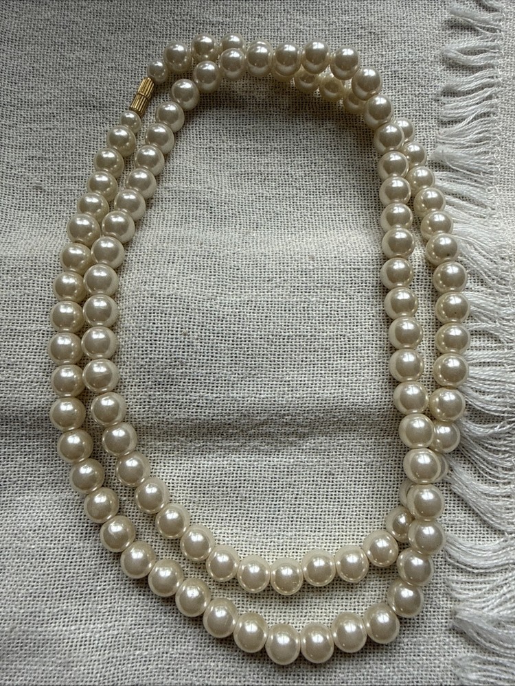 #3 Vintage Faux Pearl Necklace Graduated Ivory Beads Gold-Tone Clasp