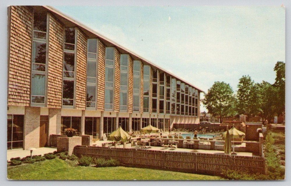 Vintage Holiday Inn Traverse City MI Postcard Grand Traverse Bay Pool Chrome