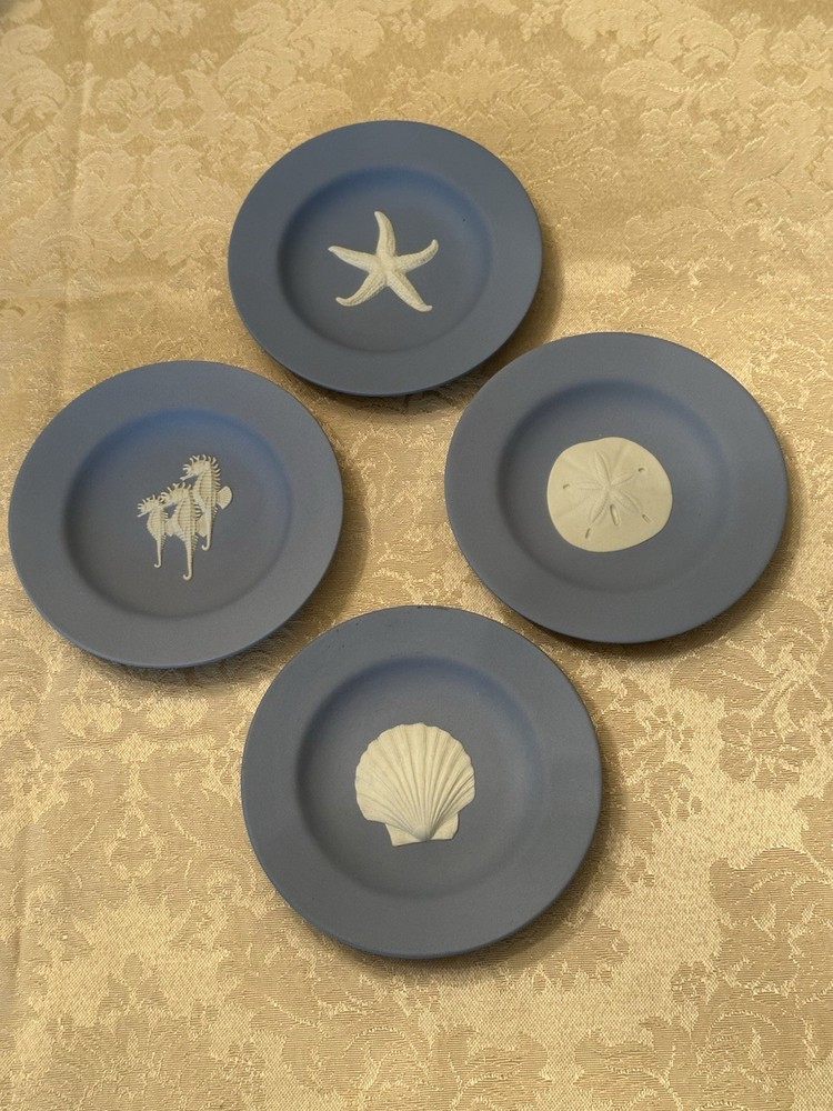 Set Of 4 Wedgwood Blue Jasperware Seahorses, Sanddollar,  Starfish, Shell Dishes