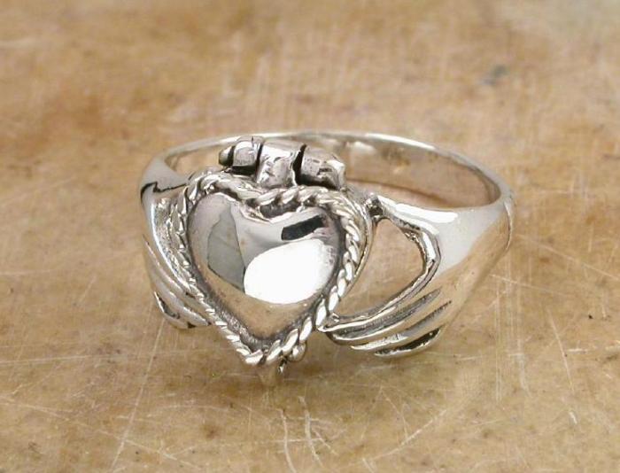 UNIQUE STERLING SILVER CLADDAGH POISON RING size 7  style# r0788