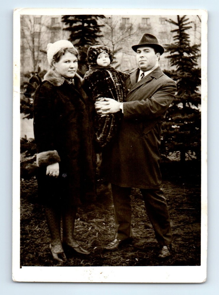Old Vintage Photo WOMAN AND MAN HOLDING BABY OUTSIDE ANTIQUE SNAPSHOT