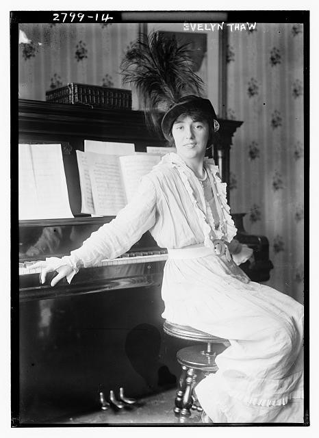 Photo:Evelyn Thaw at Piano Portrait 1913