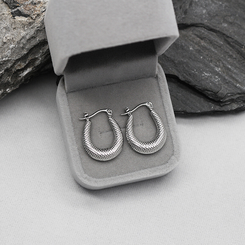 Buckle Stainless U-Shaped Men Scale Steel Women Earrings Ornaments Armor Style