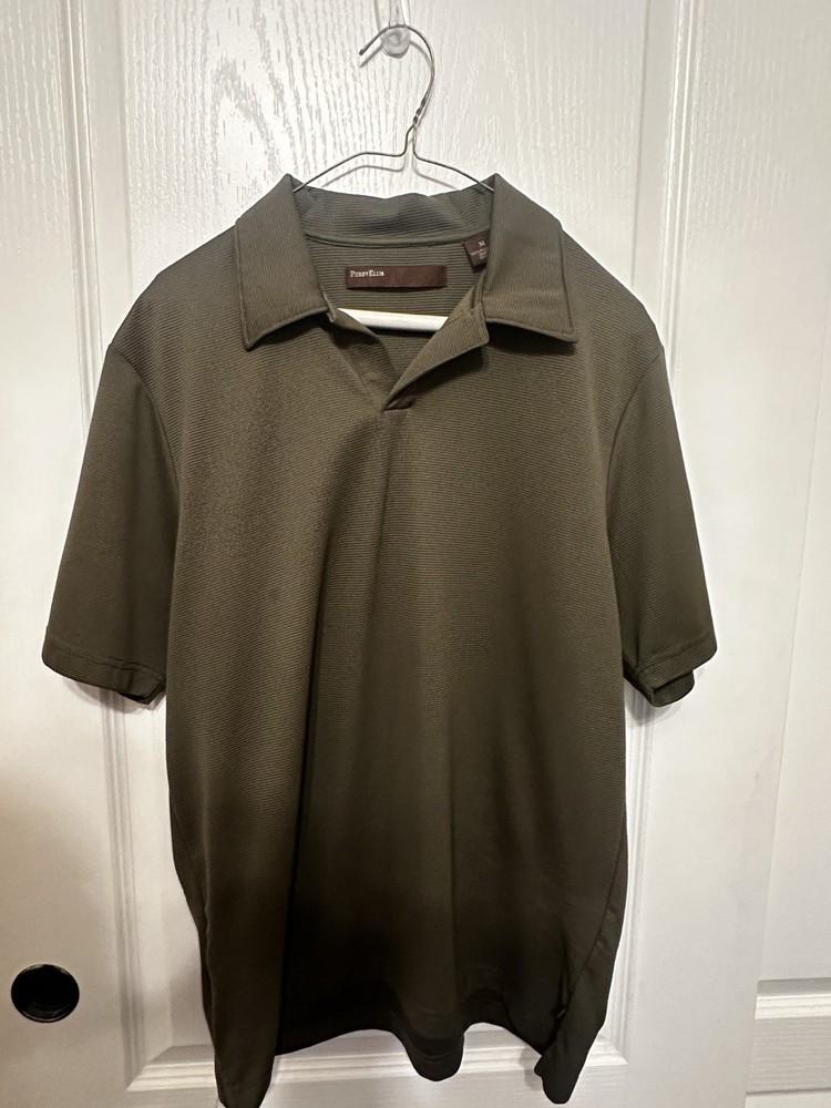 Perry Ellis Men’s Button Up Short Sleeve Shirt 100% Polyester, Size Medium