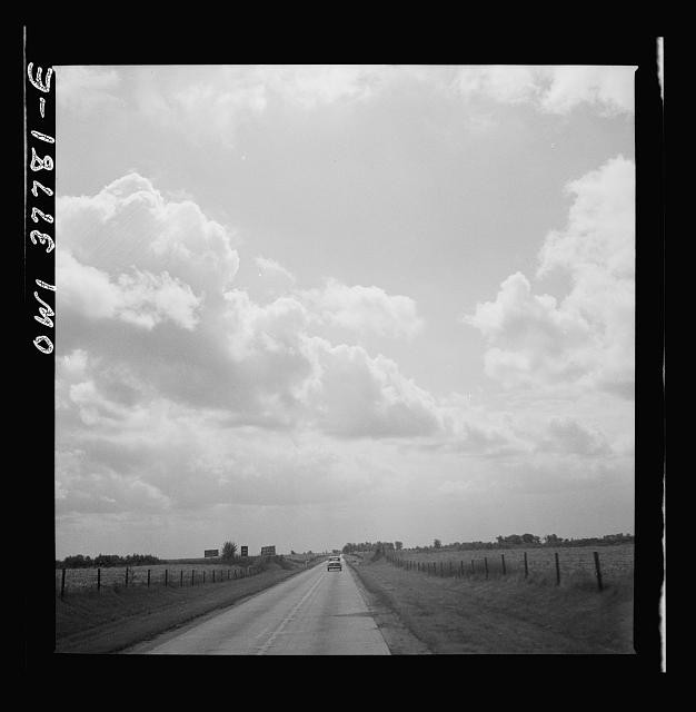 Photo:Rural Highway 1930s Car Open Road Landscape USA