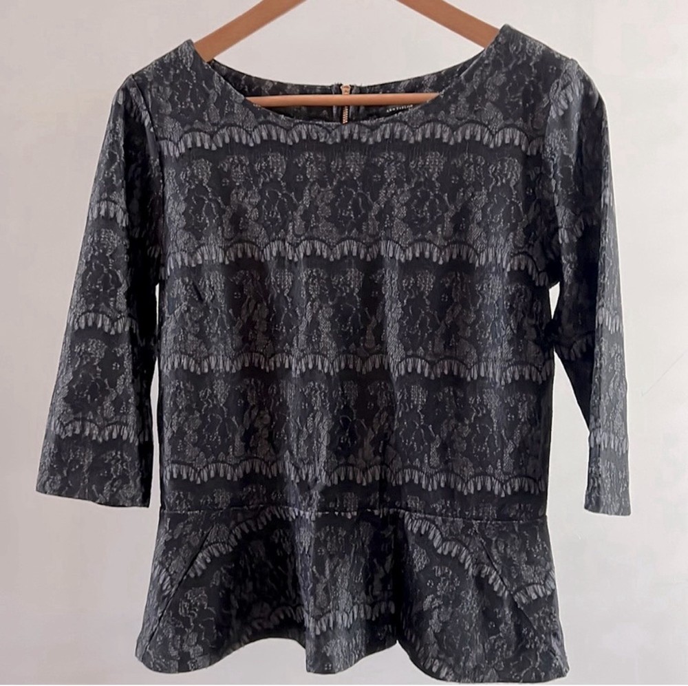 Ann Taylor Women’s Medium 3/4 Sleeves Black and Gray Pattern Dress Shirt