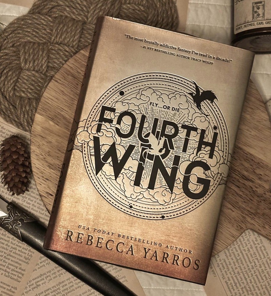 Fourth Wing 1ST EDITION SIGNED Hardcover Rebecca Yarros Sprayed Edges