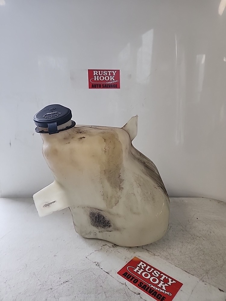 2009 Chevrolet HHR Washer Fluid Reservoir Tank Bottle Pump 15147046 & 10355743