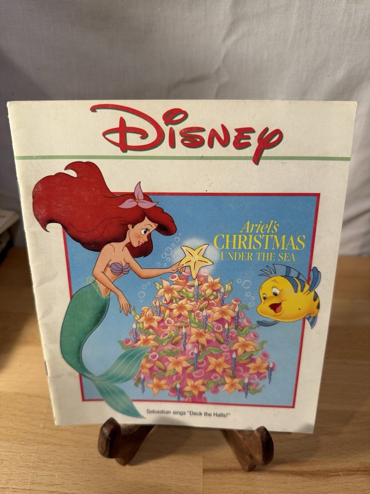 Ariel's Christmas Under the Sea - Paperback, by Paula Sigman Pre Owned
