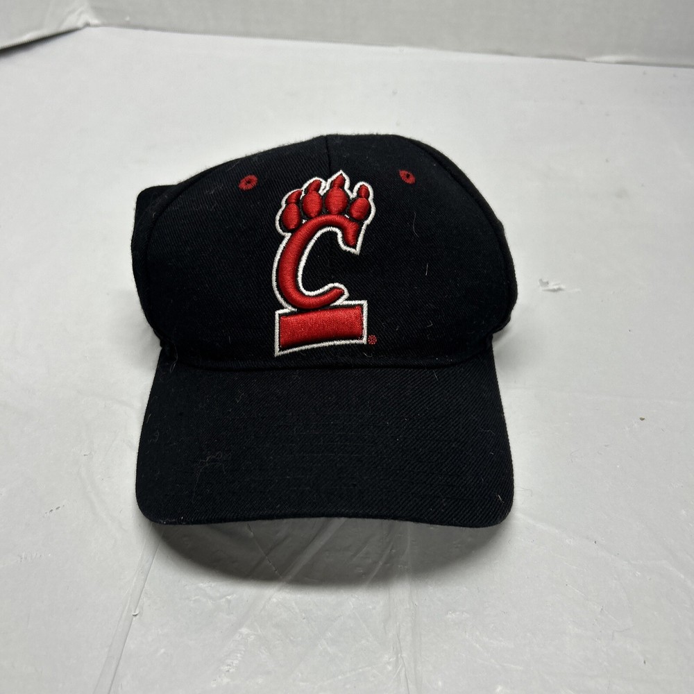 UC University Cincinnati Bearcats Cap Hat Size  7 3/8  Black Zephyr B8