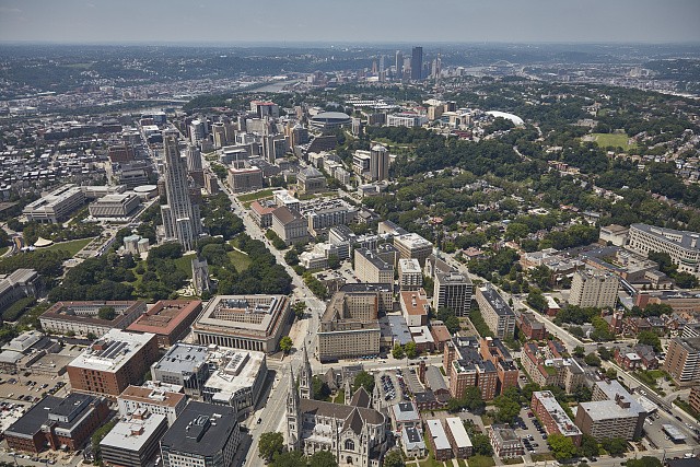 Photo:Distant aerial view of the Pittsburgh, skyline, Pennsylvania
