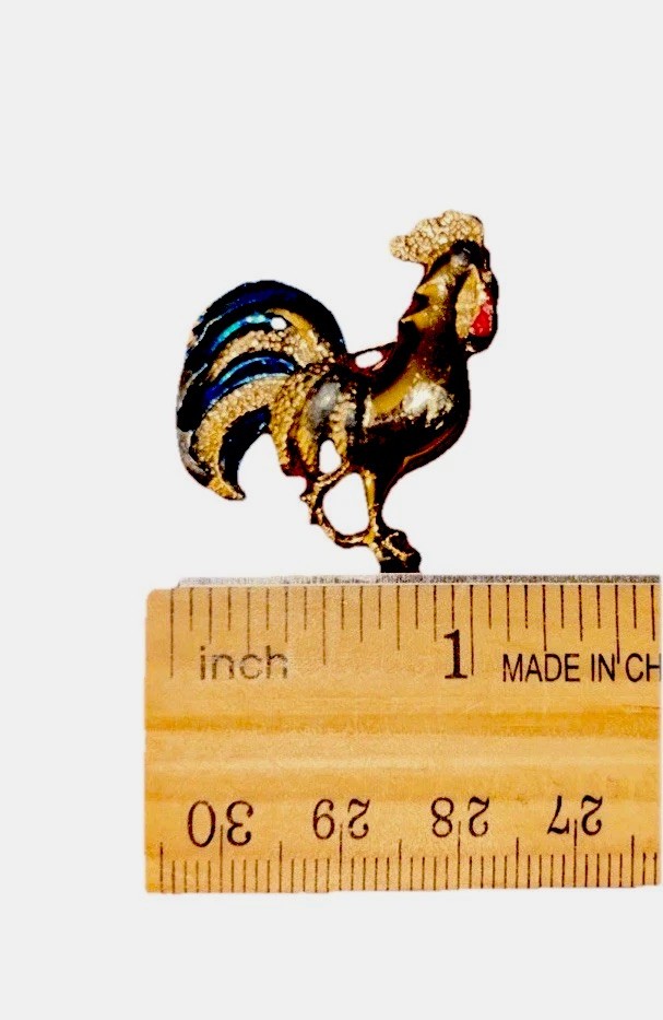 Vintage Gerry’s Gold Tone Barn Rooster Brooch Lapel Pin With Red & Blue Enamel