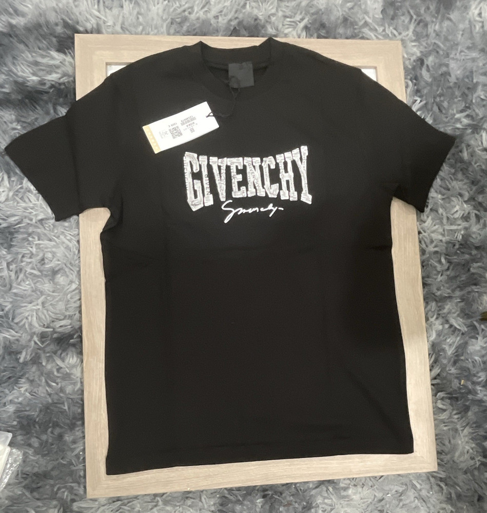 Givenchy Men's Size S Black Crew Neck Short Sleeve Logo T-Shirt