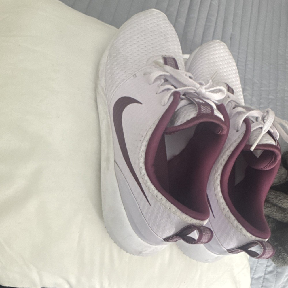 Nike White Maroon Low Top Lace Up Sneakers Athletic Golf Shoes Men Activewear