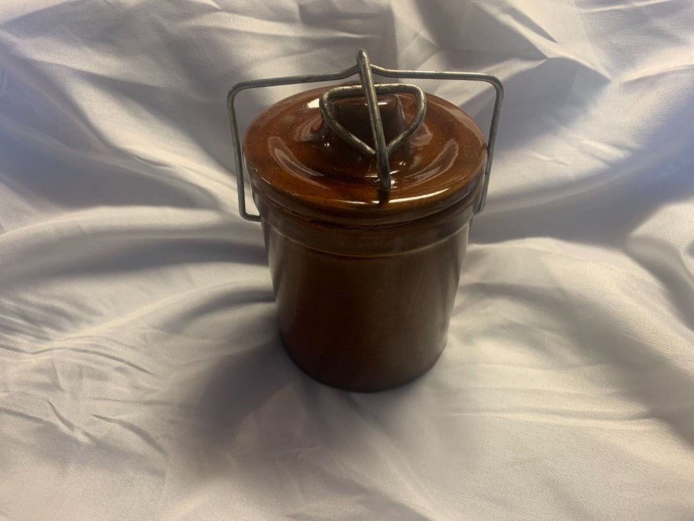 Vintage Brown Ceramic Stoneware Crock Jar W/ Lid Metal Clasp Small Holds 1.5 Cup