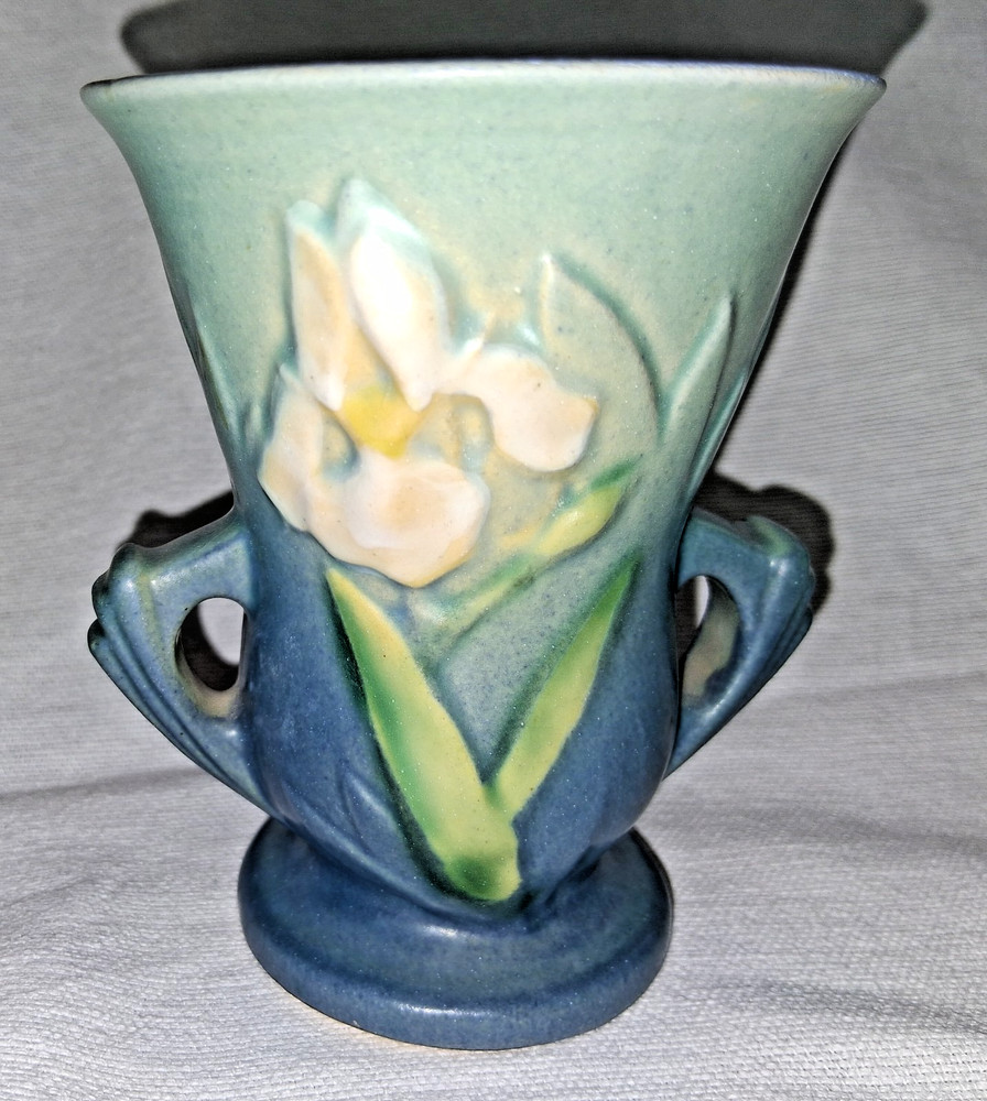 Roseville Pottery Vase 914-4 made in the USA - Blue Iris 4 1/4