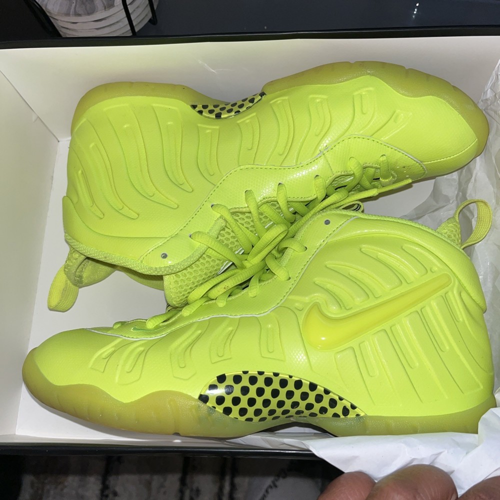 Nike Air Foamposite Little Posite Pro Volt CW1593-702 Size 7Y Yellow, NO BOX.