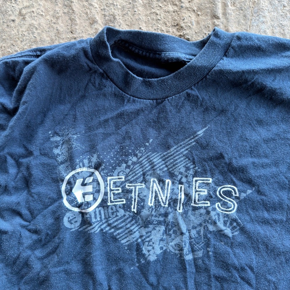 Vintage Y2K Grunge Etnies T-Shirt Graphic Skate Faded Black Fits Mens Large