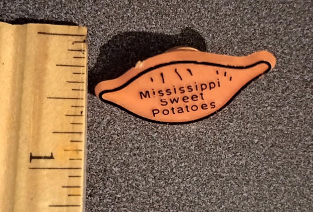 Mississippi Sweet Potatoes Souvenir Plastic Vintage Collectible Lapel Pin A-4