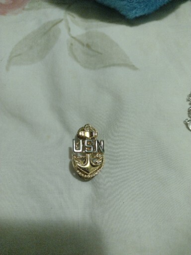 NAVY PIN UNITED STATES ANCHOR  USN   #V-21-N GOLDTONE