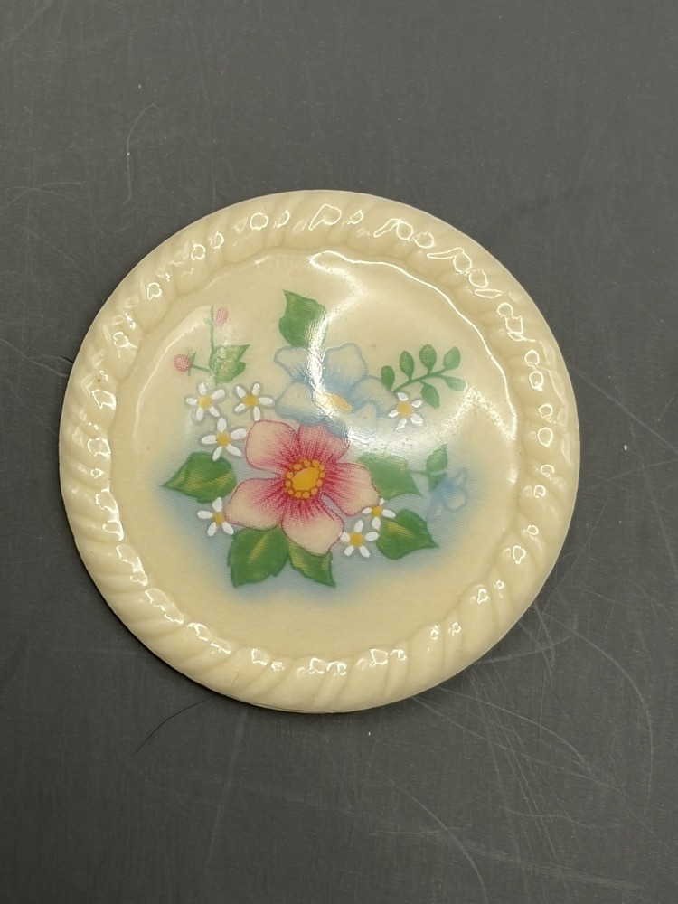 Avon Vintage White Ceramic Floral Button Brooch Pin Pink Blue