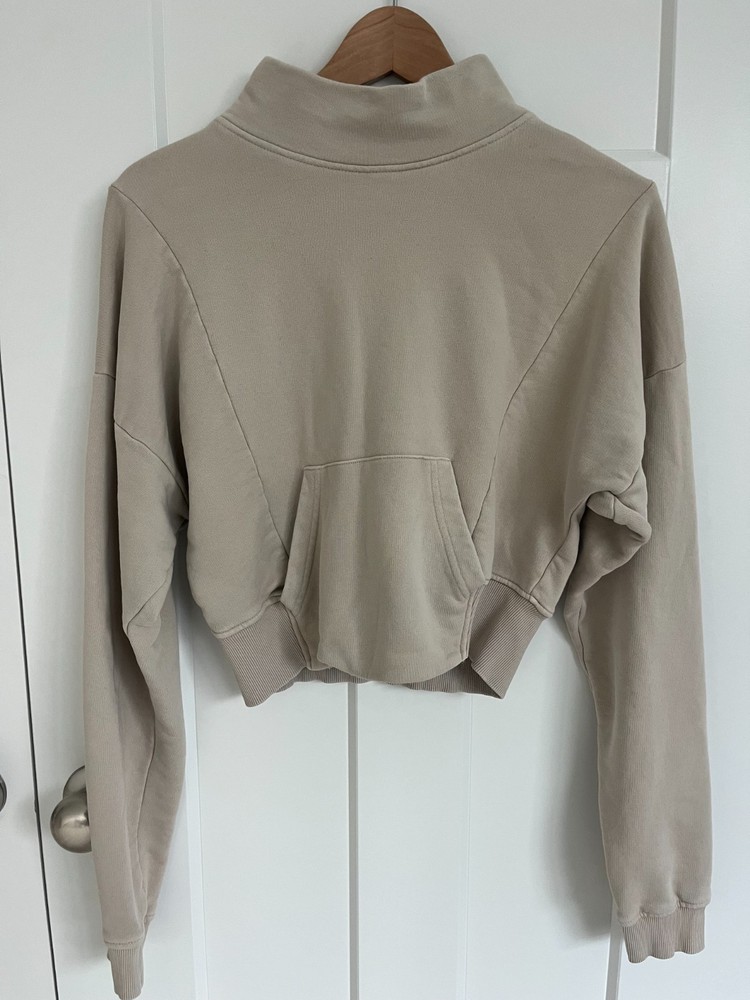 Gymshark Cropped Mock Neck Sweatshirt Beige Logo Pullover Women’s XS