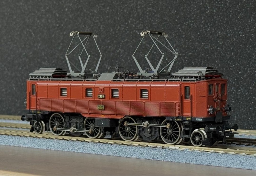 HO ROCO Swiss State Railways SBB Be 4/6 electric locomotive 04191B #4e60eb