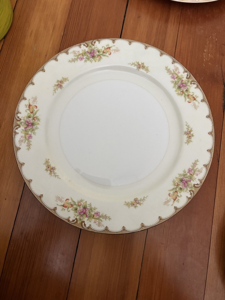Vintage Royal Embassy China Lincoln Pattern Dinner Plate 1