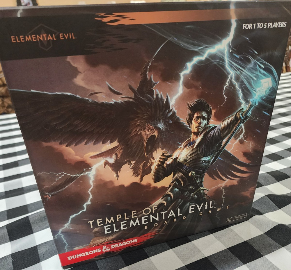 Dungeons & Dragons Temple of Elemental Evil Board Game w/ Miniatures 1-5 Players