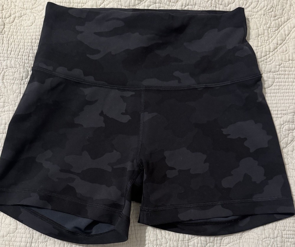 Lululemon Women’s Biker Shorts Black/Gray Camo Stretch Elastic Waist Yoga