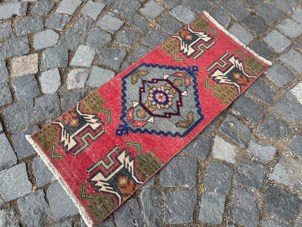 Turkish Small ug, Vintage rug, Handmade wool rug, Entryway rug 1,3 x 2,9 ft