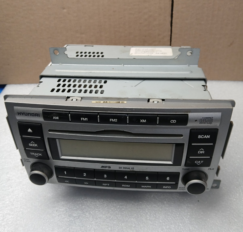 OEM 07-09 Hyundai Santa Fe AM FM XM Radio Receiver Stereo Audio CD Player Module