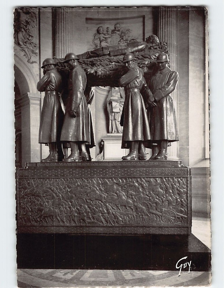 Postcard Le tombeau du Maréchal Foch aux Invalides Paris France
