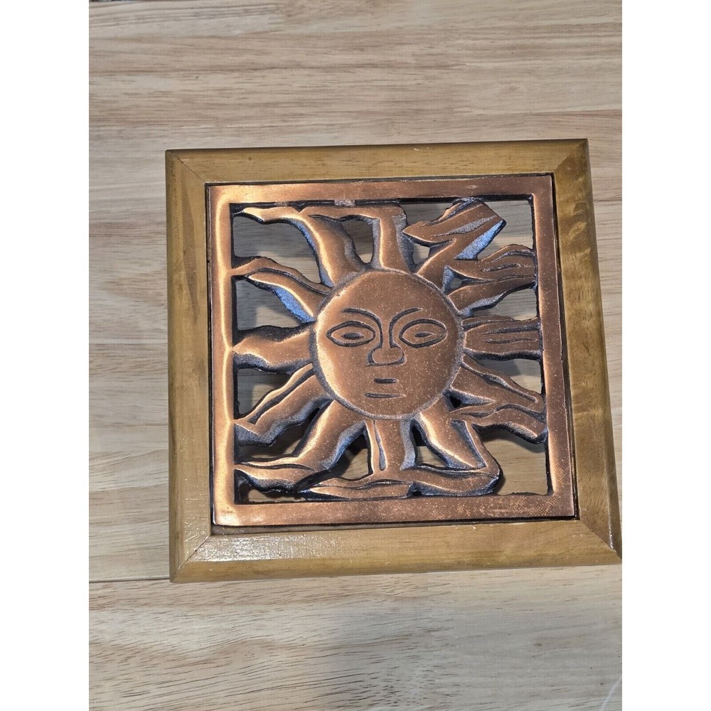 VINTAGE SUNSHINE TRIVET 2000 METAL AND WOOD