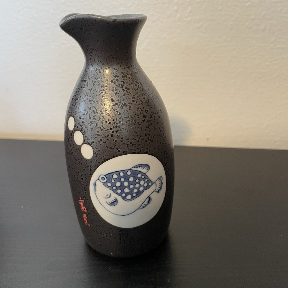 Fugu Pufferfish Sake Set Decanter, Tokkuri Pourer