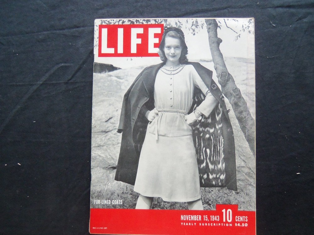1943 LIFE Magazine November 15 - Fur Coats Fashion Trend - L 365