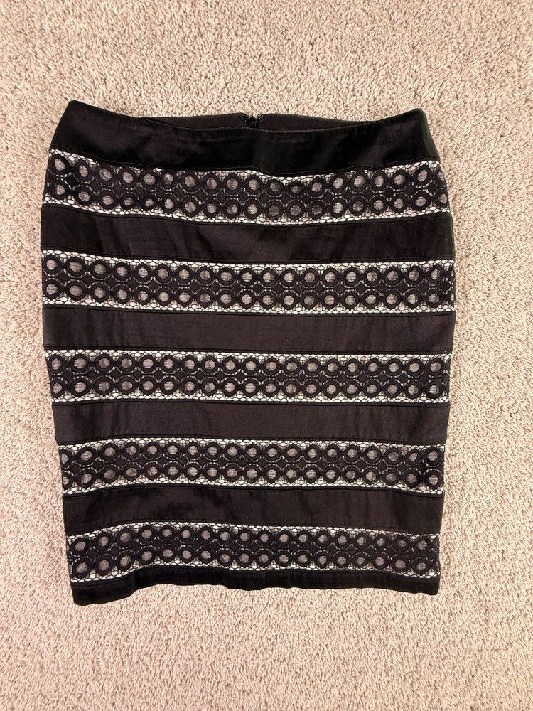 White House Black Market Skirt Womens Size 14 Black White Lace Back Zip Pencil