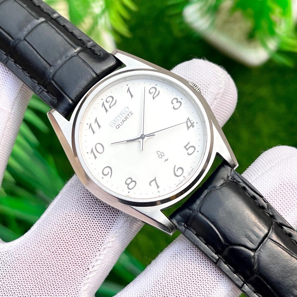 Vintage Seiko JDM Arabic Numerals Dial Japan Made Men's Quartz Watch 7121-8000