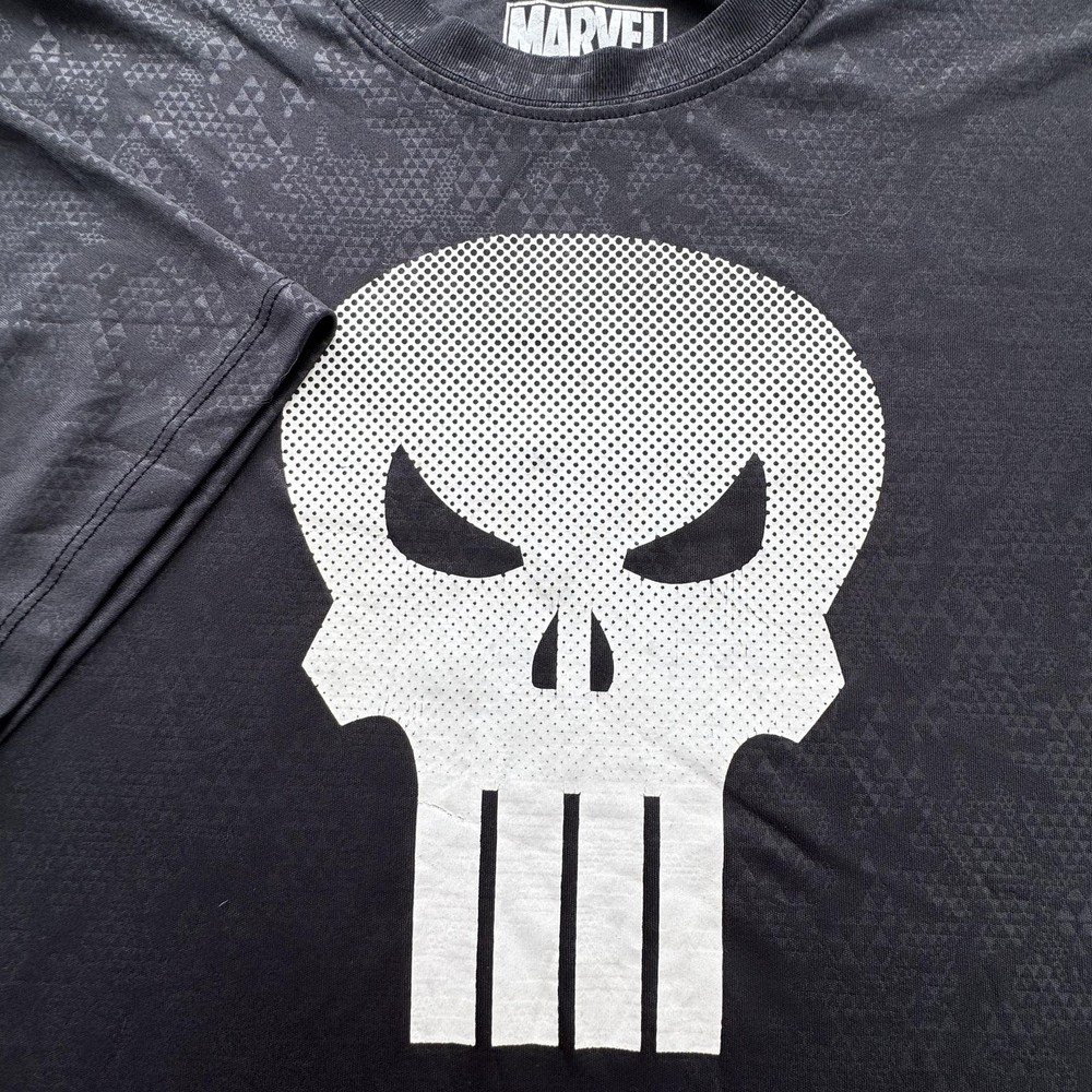 Marvel Shirt Mens L Black Punisher Graphic Crewneck Tagless Polyester Tee