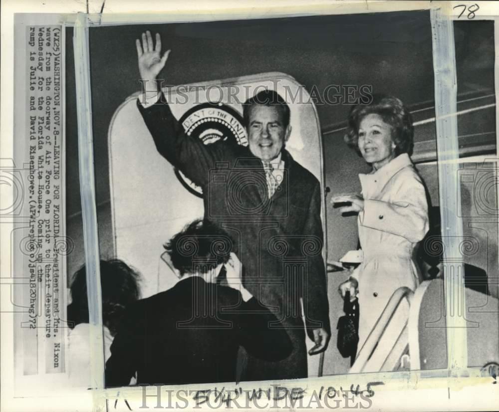 1972 Press Photo The Nixons Board Air Force One At Airport In Washington